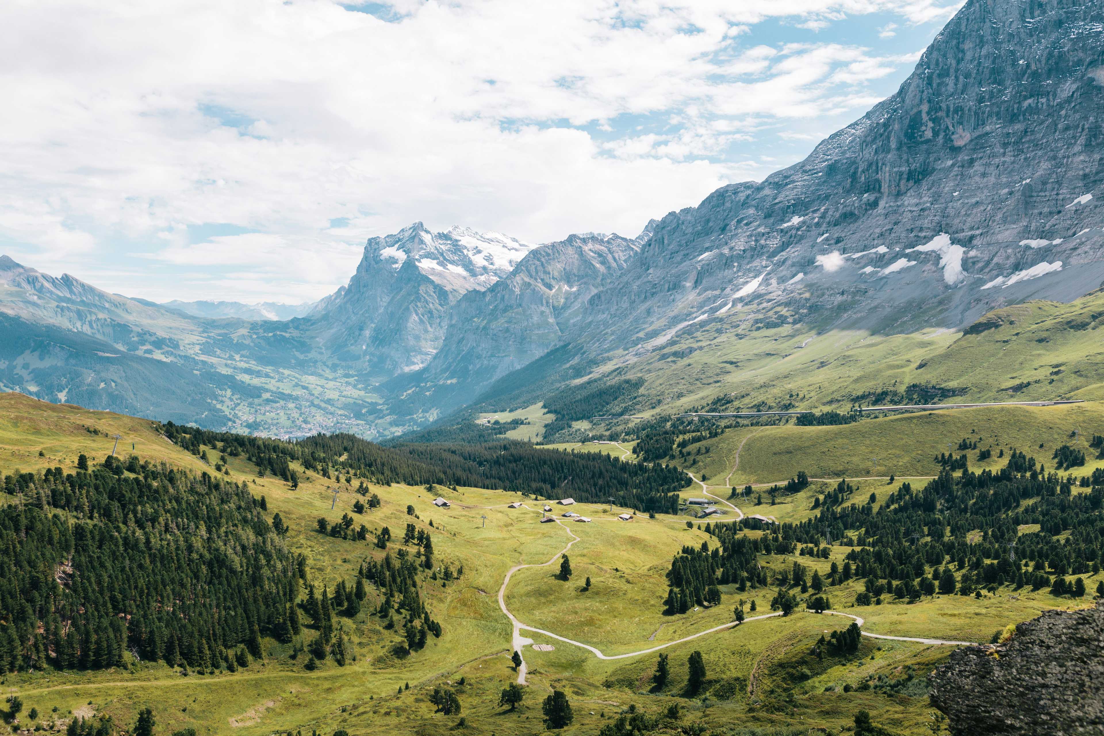 Schweizer Berglandschaft über den Wolken